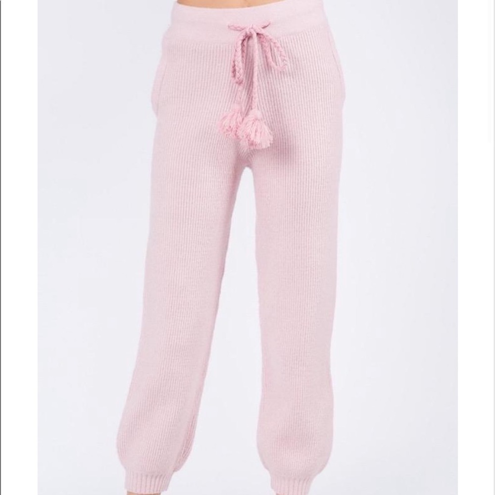 LIGHT PINK SWEATPANTS